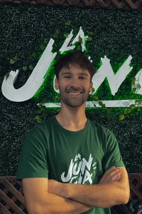 Fernando Sepúlveda | Coach de parkour y acrobacias | Pedagogía en Educación física | Certificación ADAPT N°1 y FENAGICHI